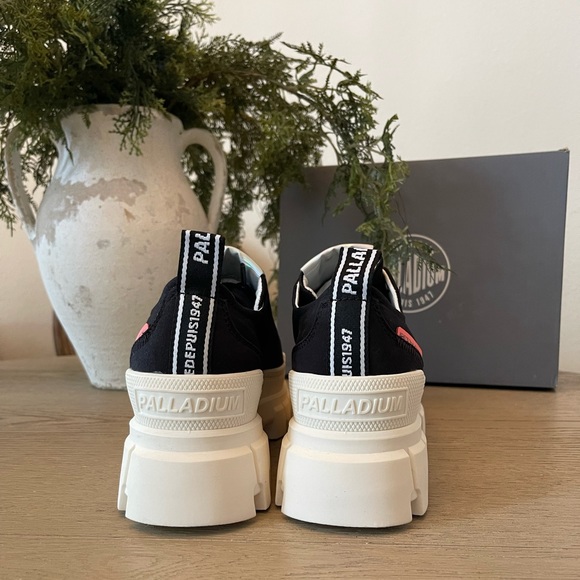 Palladium - Free People - ‘Revolt LO TX’ Boots - Slightly Imperfect - Picture 7 of 9